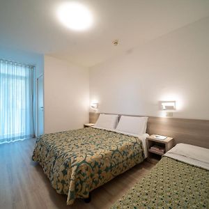 Classic Dreibettzimmer